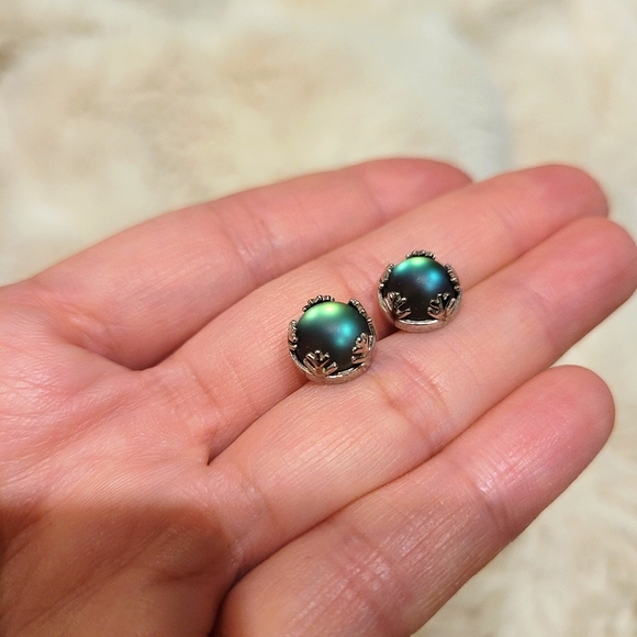 ✨️NEW✨️ S925 MOONSTONE STUD EARRINGS - Picture 4 of 5